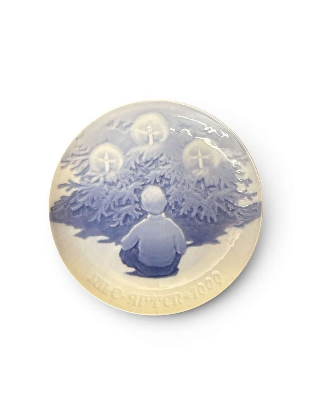 1909 Bing & Grondahl Christmas plate, titled "Happiness for the Yule Tree”